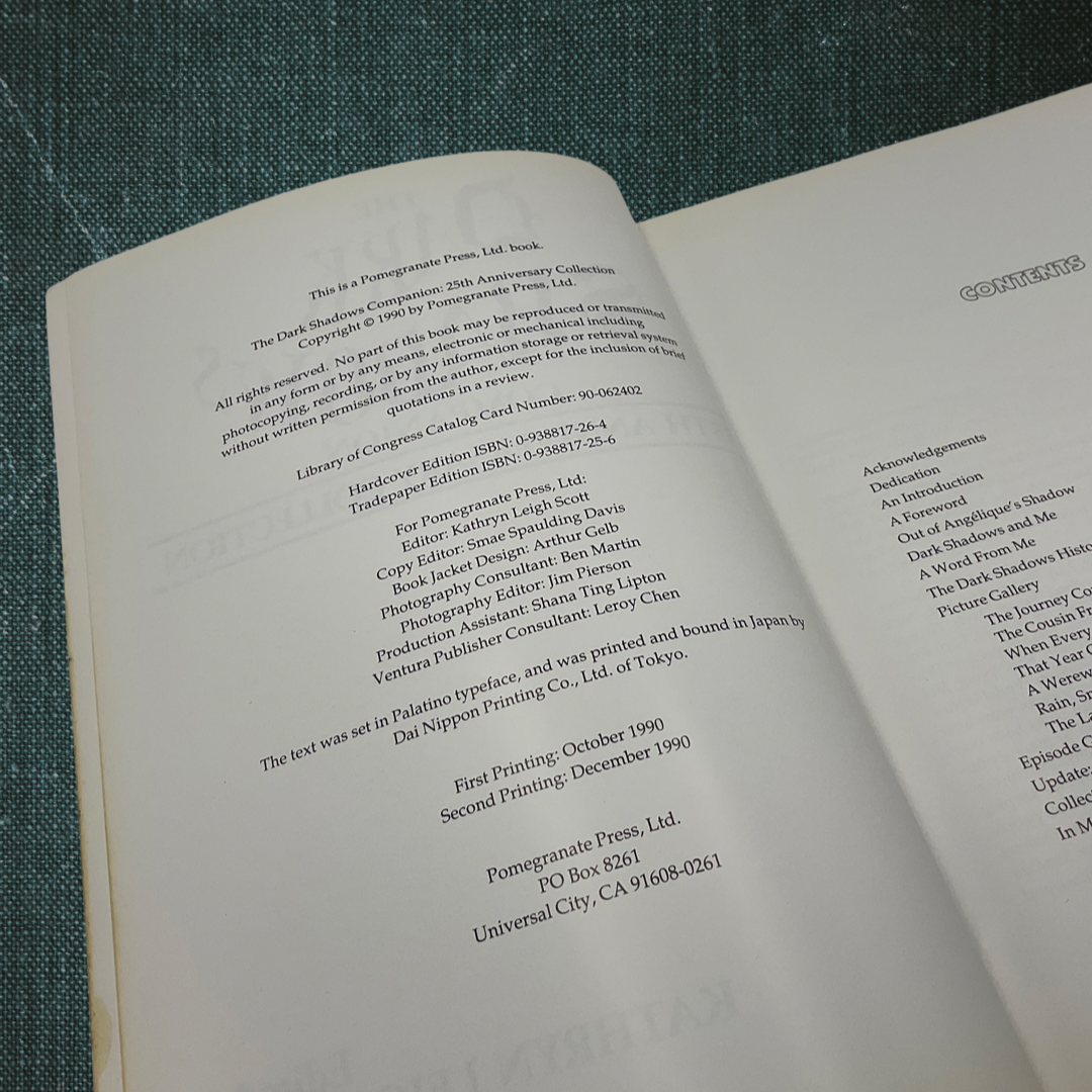 The Dark Shadows Companion: 25th Anniversary Collection by Kathryn Leigh Scott (1990)