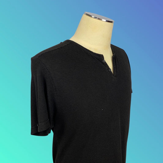 Kenneth Cole Henley T-Shirt (M)