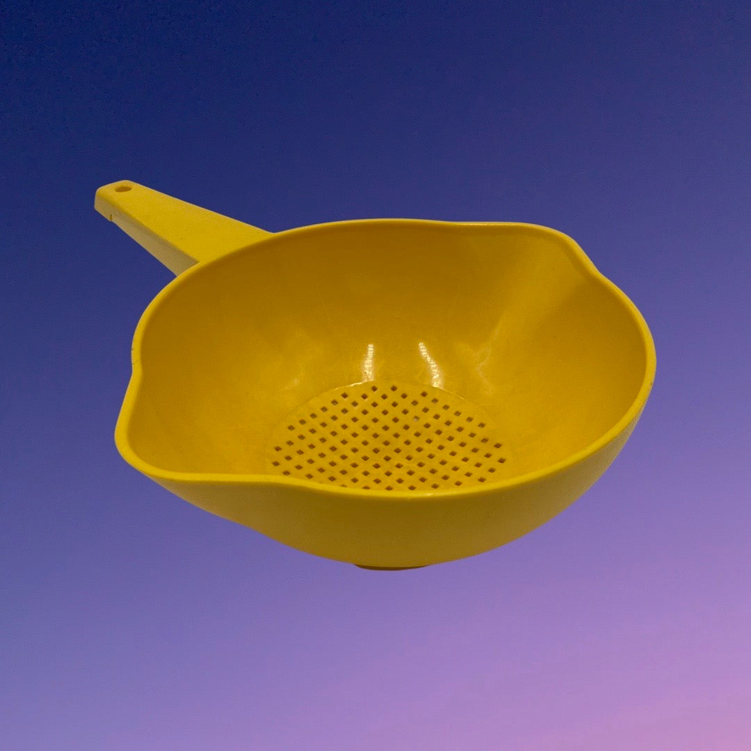 Tupperware One Quart Strainer (1200)