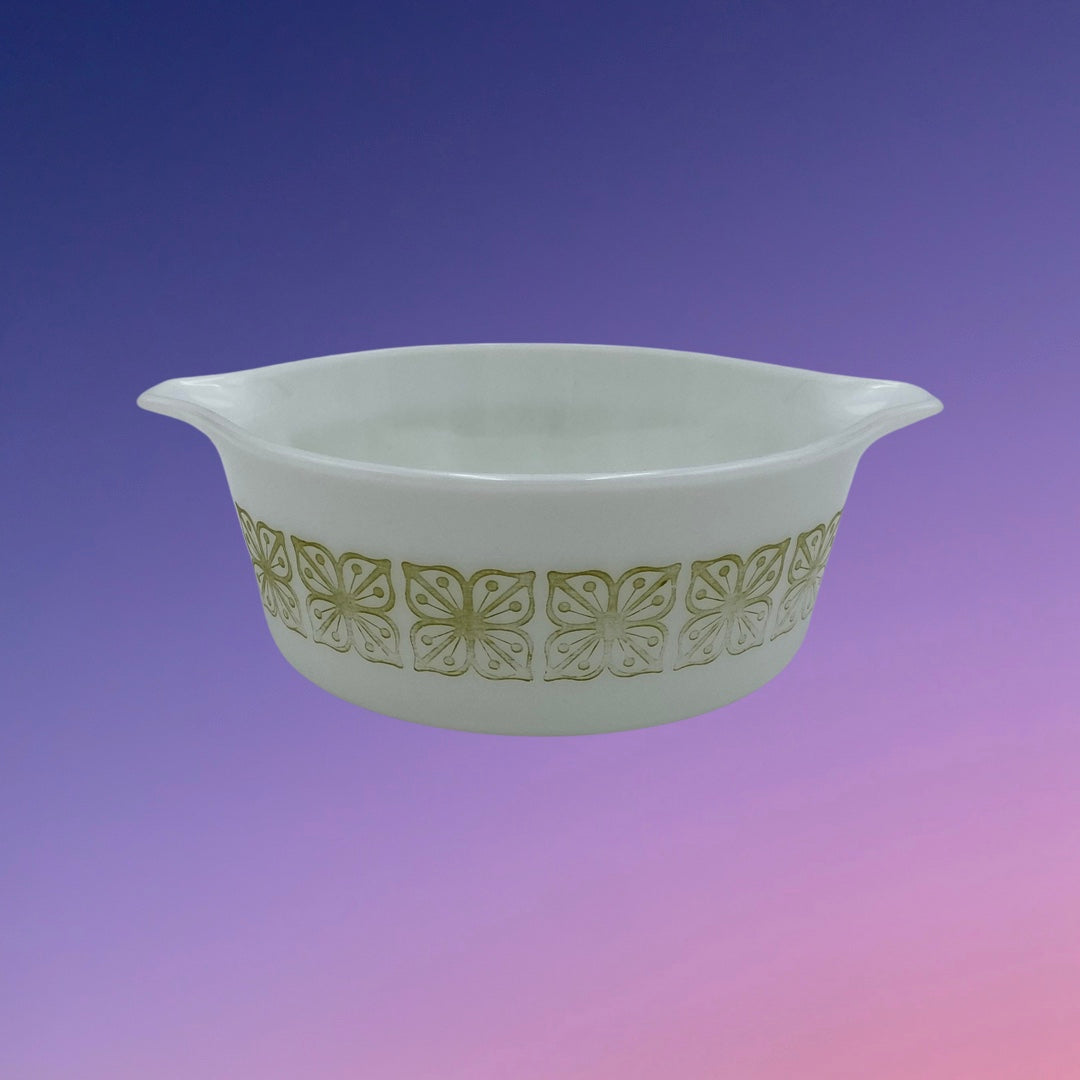 Pyrex Square Flowers Round Casserole (472)