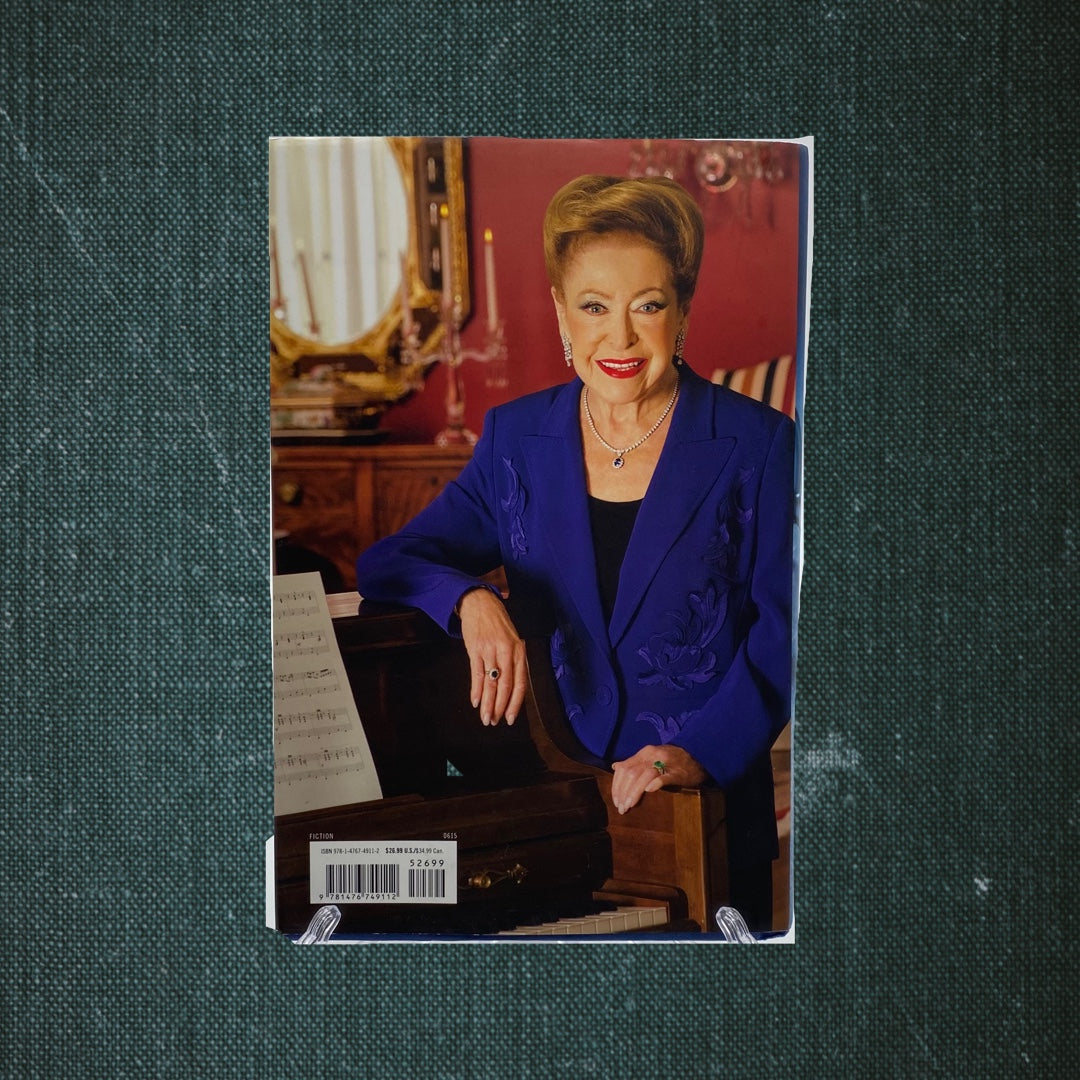 The Melody Lingers On by Mary Higgins Clark (2015)