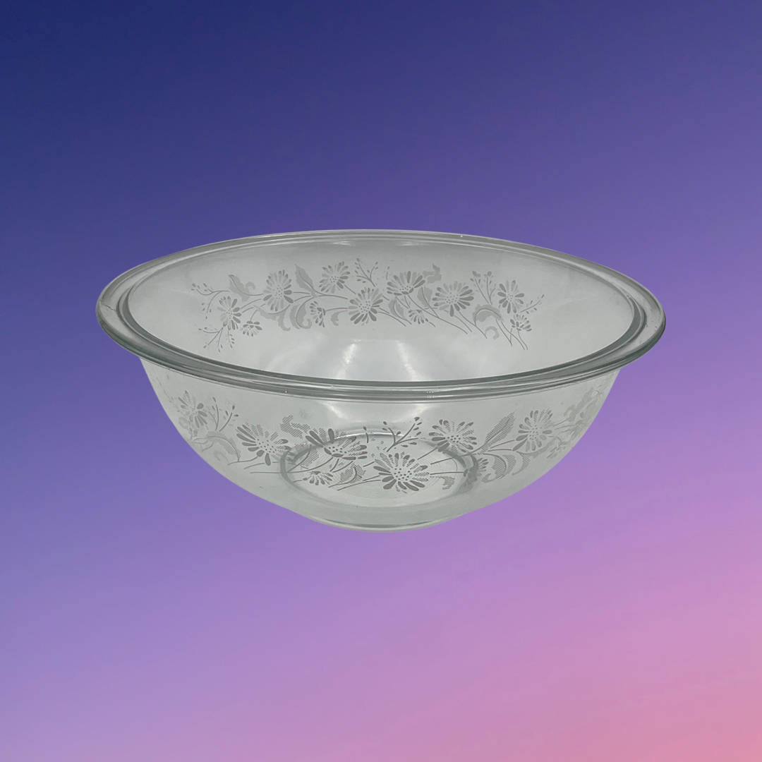 Pyrex Colonial Mist 9" Mixing Bowl (325)