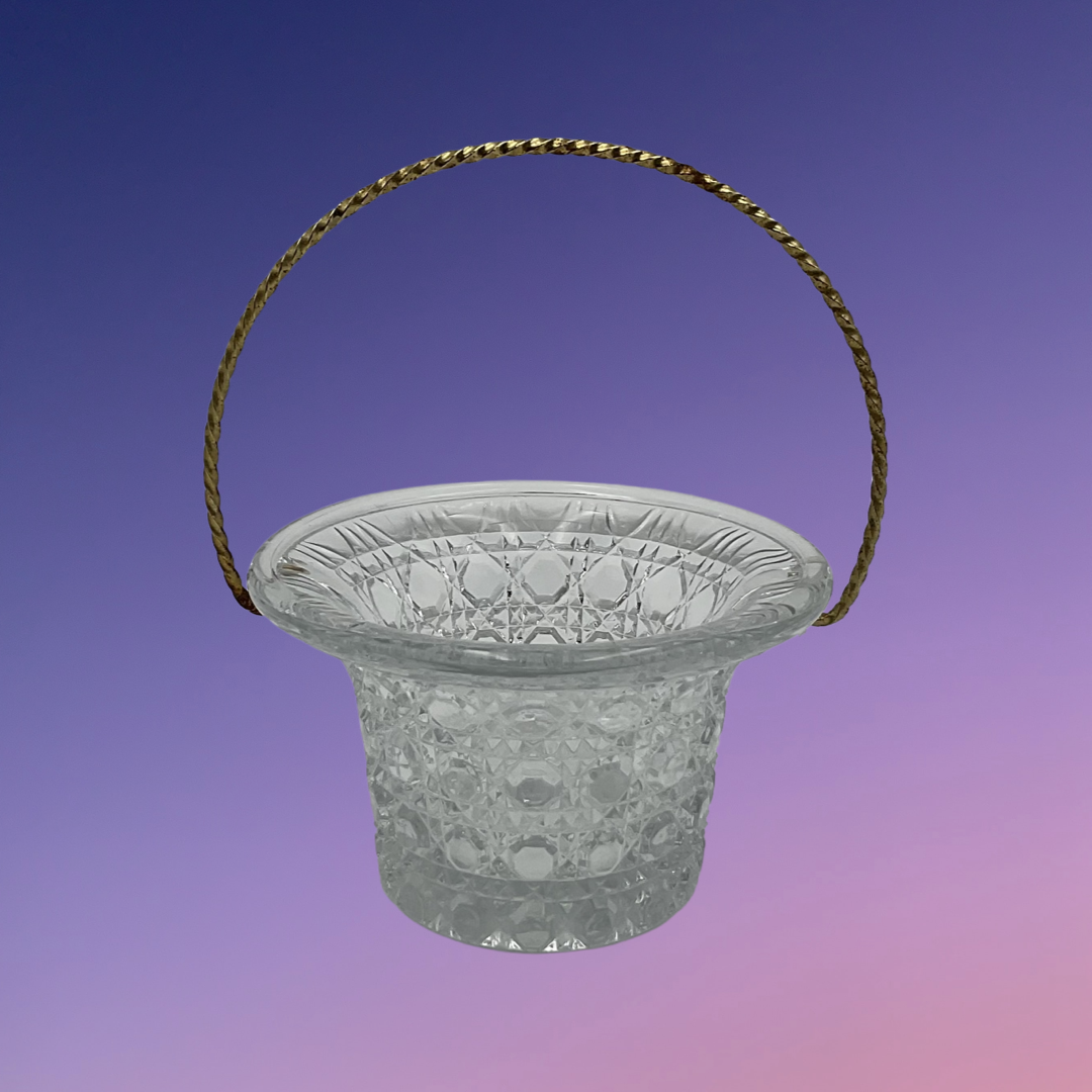 Avon Button and Daisy Glass Basket